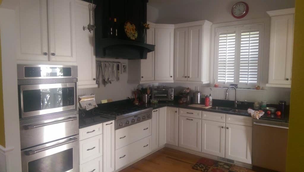 L-shape kitchen cabinet layout